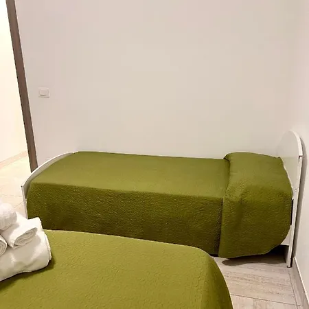 Flori Apartment *