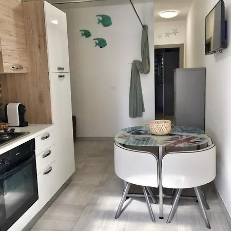 Flori Apartment Reitani
