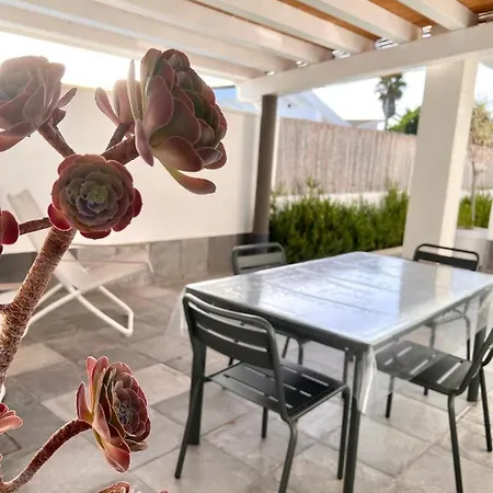 Flori Appartement *